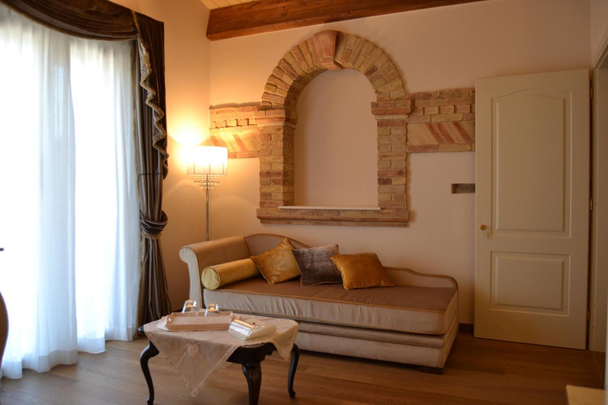 Agriturismo De Luca Mozzagrogna Екстер'єр фото